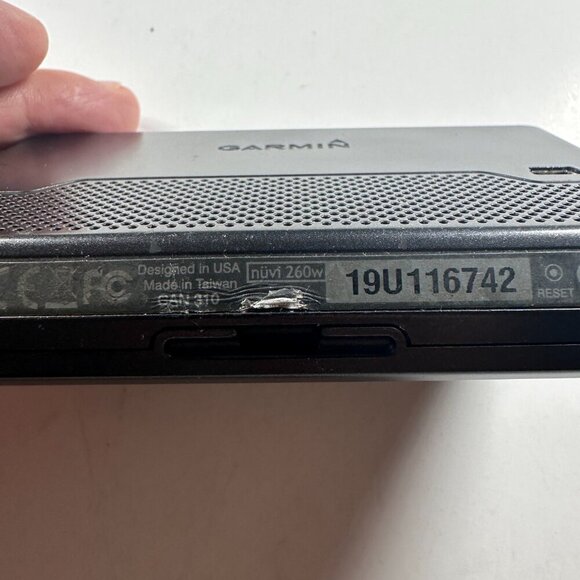 GARMIN NUVI 260W 4.3- WIDESCREEN PORTABLE GPS NAVIGATOR WITH CHARGER CABLE - Picture 4 of 6